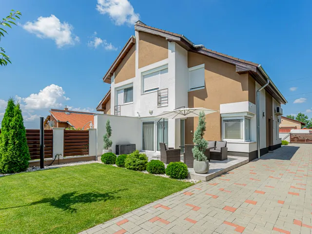 Eladó ház Mogyoród, Árpád vezér út 137 nm