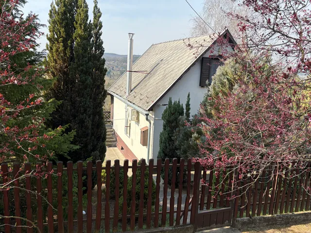 Eladó üdülő és hétvégi ház Domony 60 nm