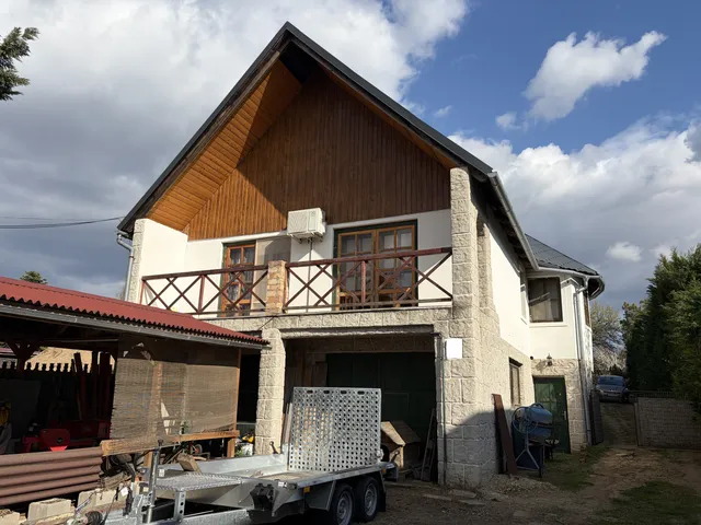 Eladó ház Mogyoród 226 nm