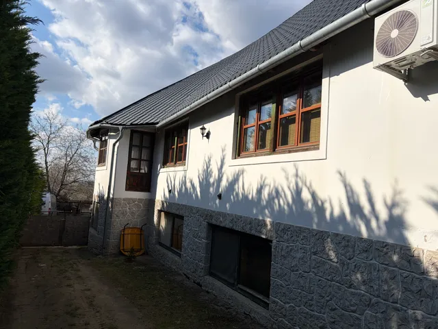 Eladó ház Mogyoród, Szadai út 226 nm