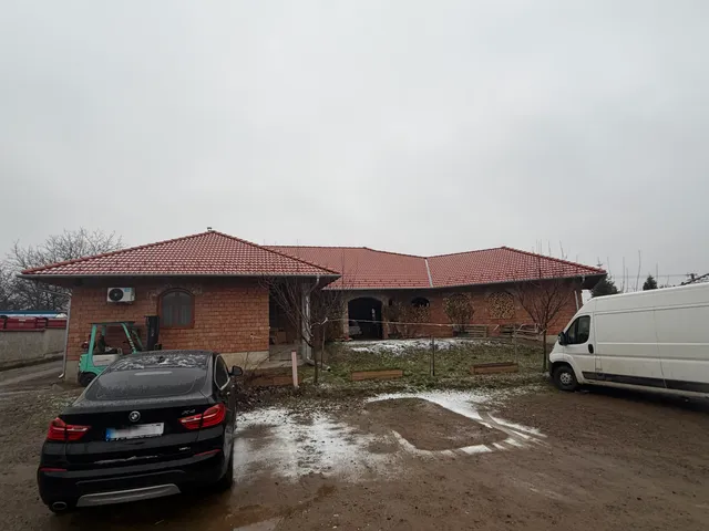 Eladó kereskedelmi és ipari ingatlan Hévízgyörk, Szahara utca 470 nm