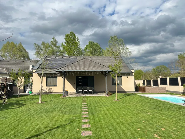 Eladó ház Szada 120 nm