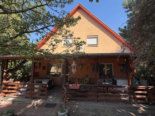 Eladó ház Erdőkertes, Fő út 160 nm