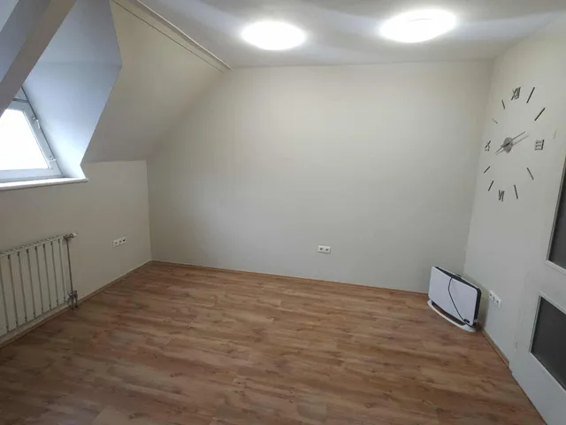 Kiadó kereskedelmi és ipari ingatlan Kecskemét, Belváros 19 nm