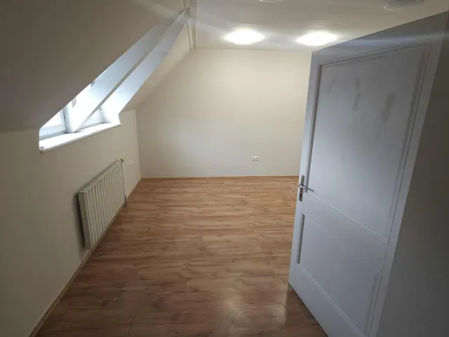 Kiadó kereskedelmi és ipari ingatlan Kecskemét, Belváros, Széchenyi tér 14 19 nm