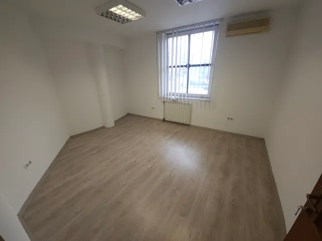 Kiadó kereskedelmi és ipari ingatlan Kecskemét, Belváros 16 nm