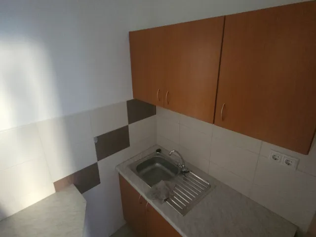 Kiadó kereskedelmi és ipari ingatlan Kecskemét, Belváros, Széchenyi tér 14 20 nm
