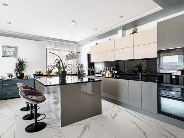 Eladó ház Etyek 340 nm