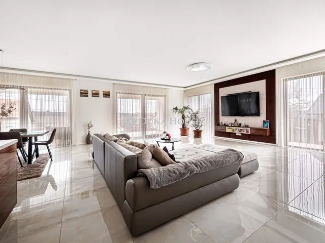 Eladó ház Etyek 290 nm