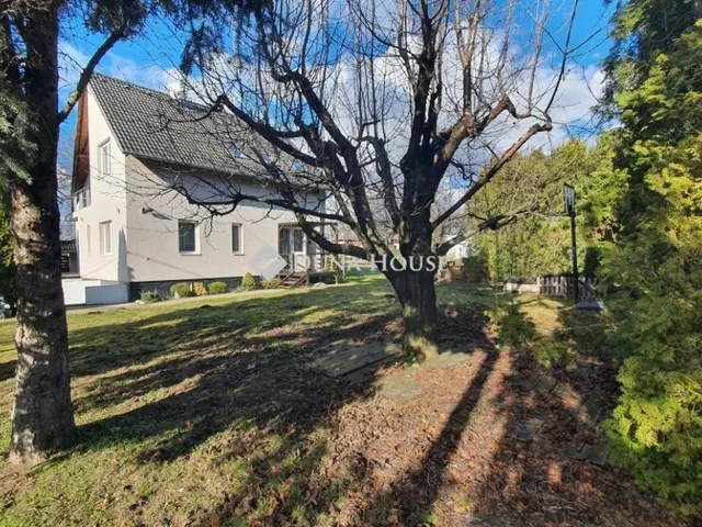 Eladó ház Biatorbágy 251 nm