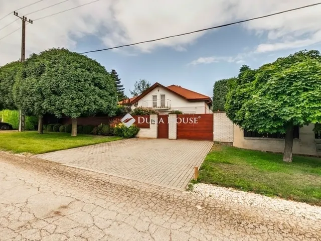 Eladó ház Herceghalom 323 nm