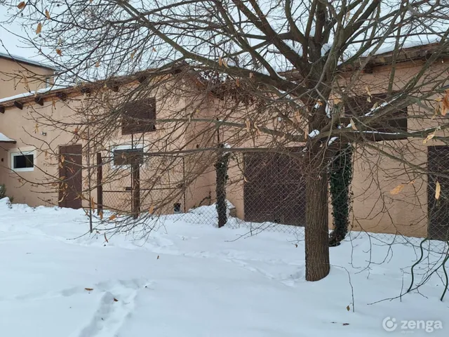 Eladó ház Mór 240 nm