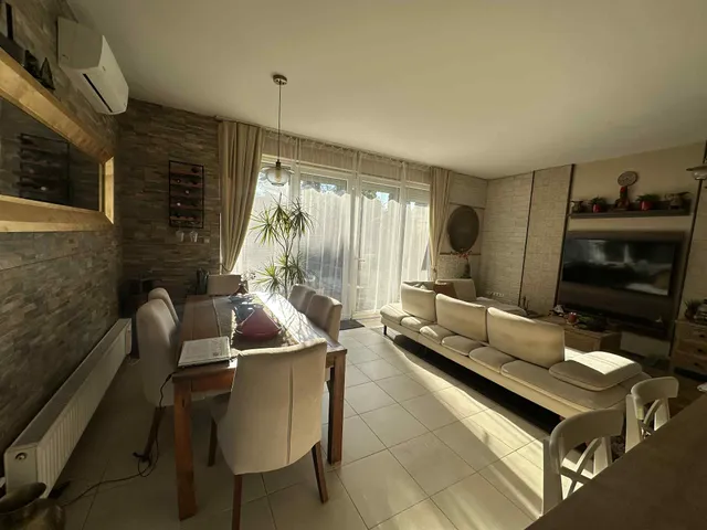 Eladó ház Pécs, Rigóder 96 nm