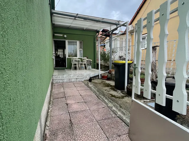 Eladó ház Komló, Újtelep 75 nm