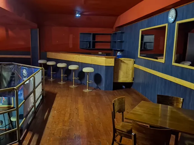 Eladó kereskedelmi és ipari ingatlan Komló 2000 nm