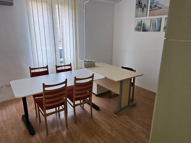 Kiadó kereskedelmi és ipari ingatlan Komló 32 nm