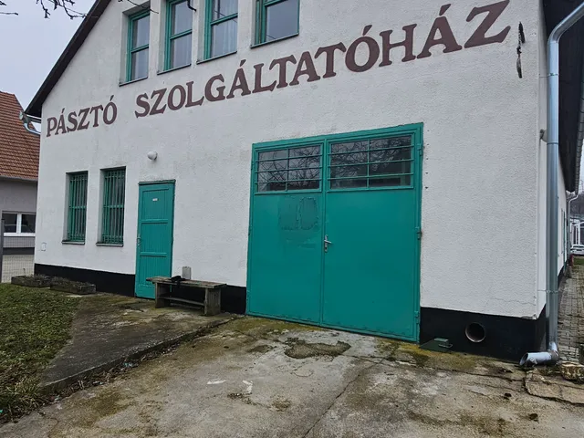 Eladó kereskedelmi és ipari ingatlan Komló, Kökönyös, Mikszáth Kálmán utca 200 nm