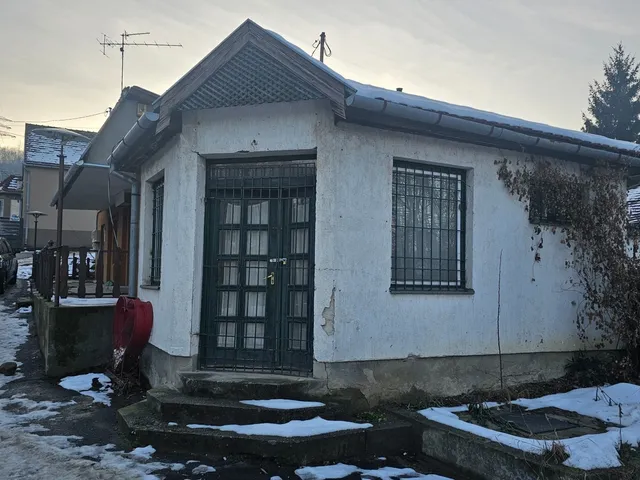 Eladó ház Komló 70 nm