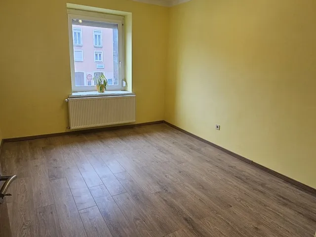 Eladó lakás Komló 91 nm