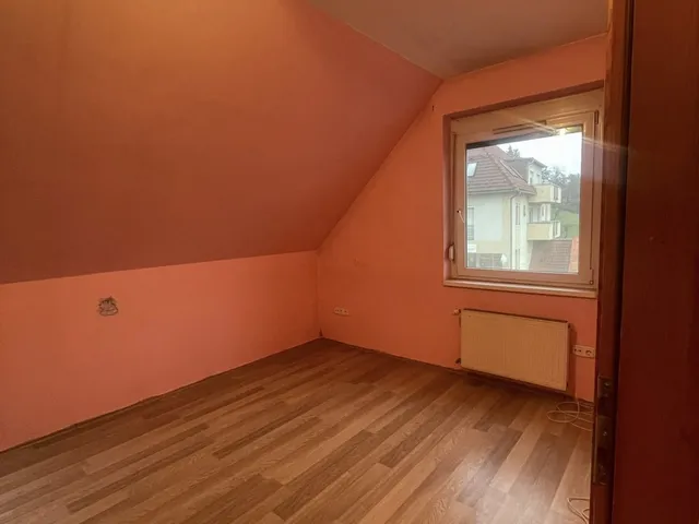 Eladó lakás Komló, Berek utca 46 nm