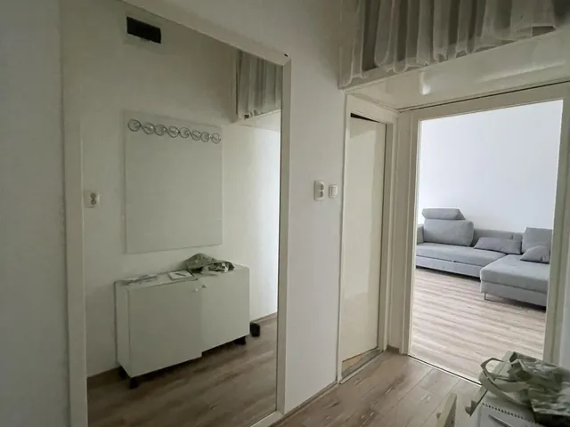 Eladó lakás Komló 56 nm