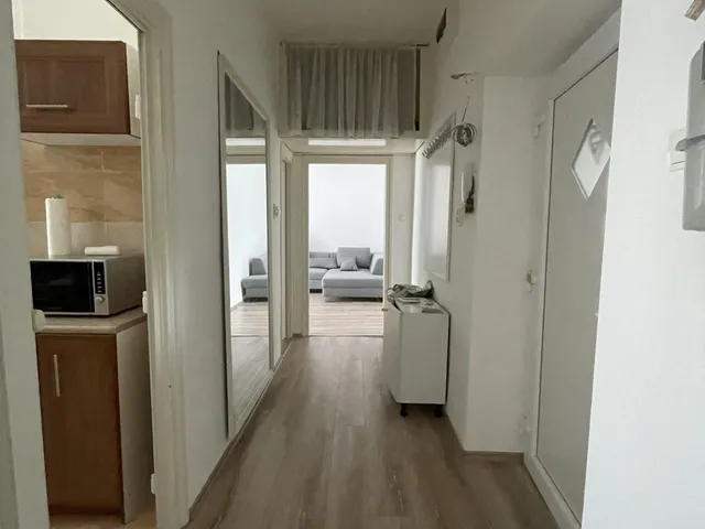 Eladó lakás Komló 56 nm