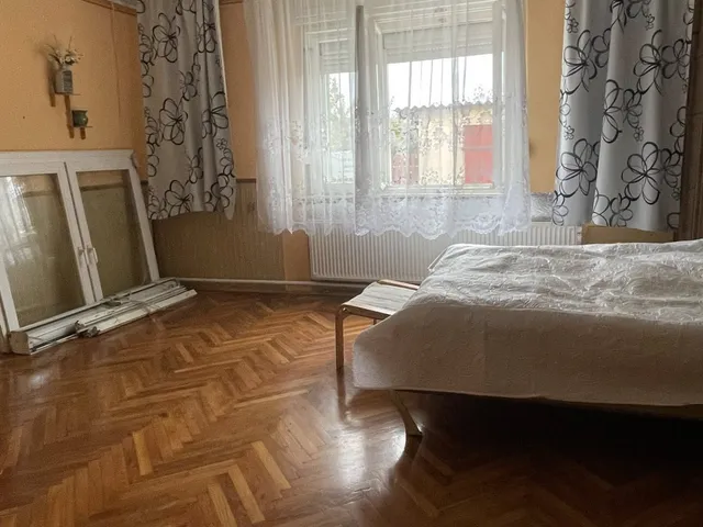 Eladó ház Komló, Nyár utca  75 nm