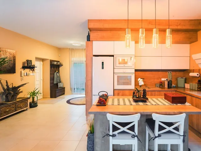 Eladó ház Komló 96 nm