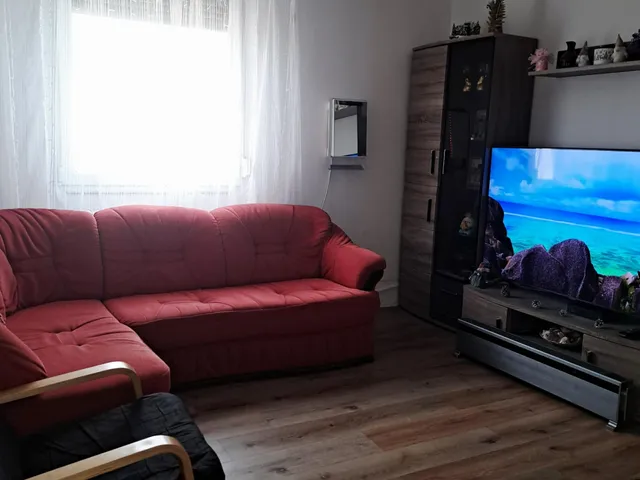 Eladó lakás Komló, Cserma utca  59 nm