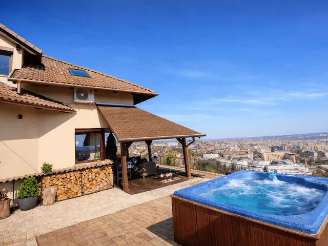 Eladó ház Pécs, Mecsekoldal 149 nm