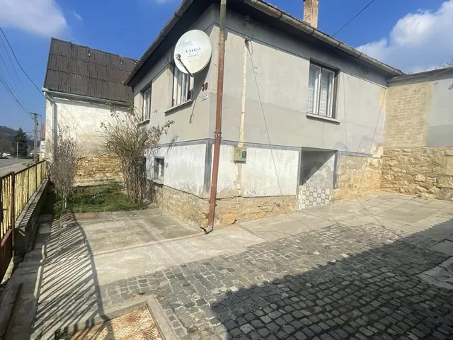 Eladó ház Komló 110 nm