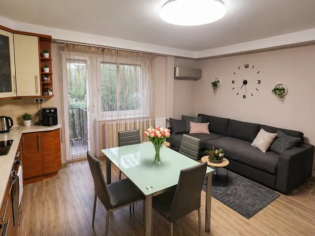 Eladó lakás Komló, Kökönyös, Jó szerencsét utca 55 nm