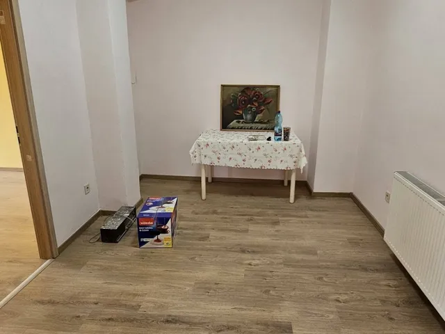 Eladó lakás Komló 91 nm