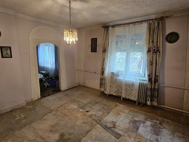 Eladó ház Komló, Székely Bertalan 60 nm
