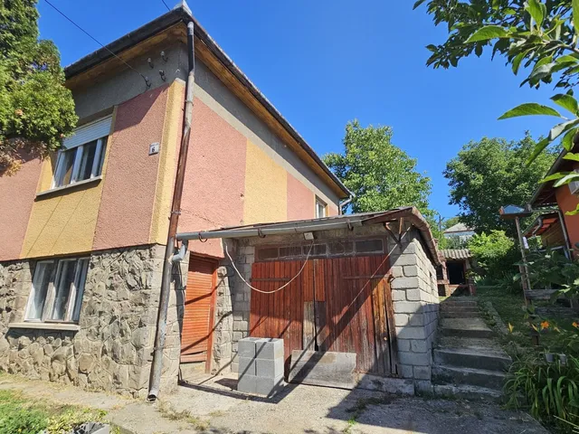 Eladó ház Komló 120 nm