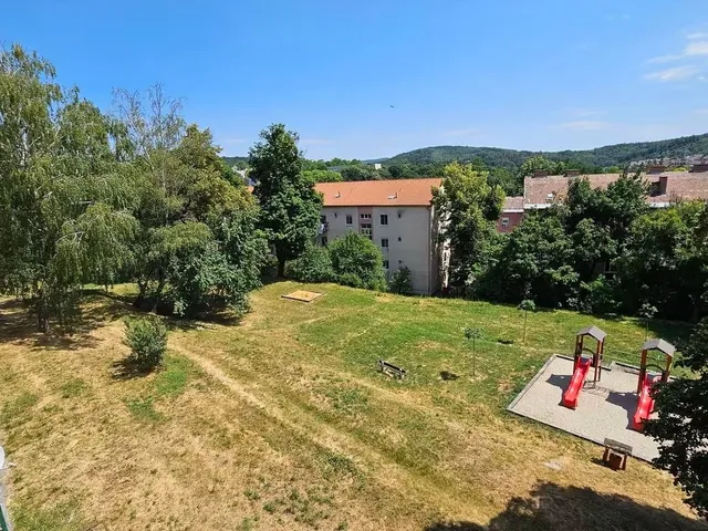 Eladó lakás Komló, Irinyi János utca 54 nm