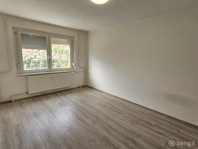 Eladó lakás Komló 40 nm