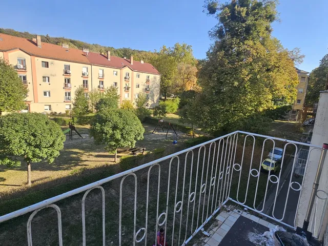 Eladó lakás Komló 50 nm