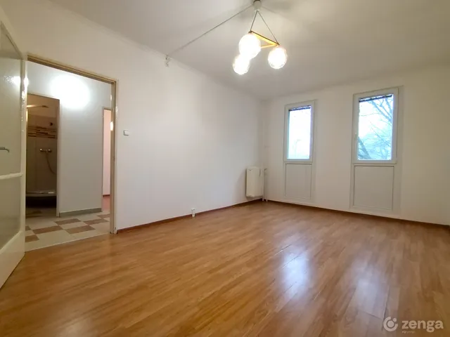 Eladó lakás Pécs, Kertváros 35 nm