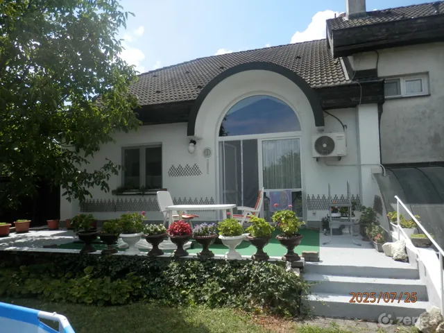 Eladó ház Székesfehérvár, Öreghegy 260 nm