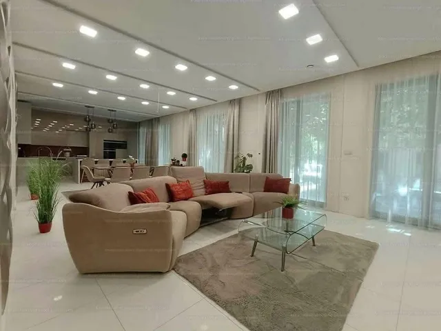 Eladó lakás Szeged, Belváros 302 nm