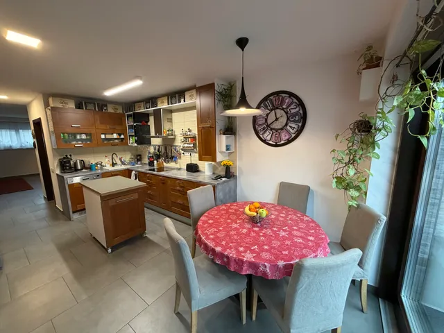 Eladó ház Szeged, Alsóváros 302 nm