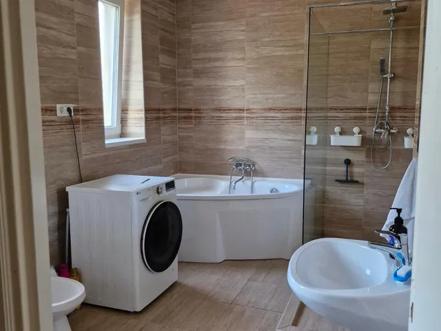 Eladó ház Szeged, Újszeged 210 nm