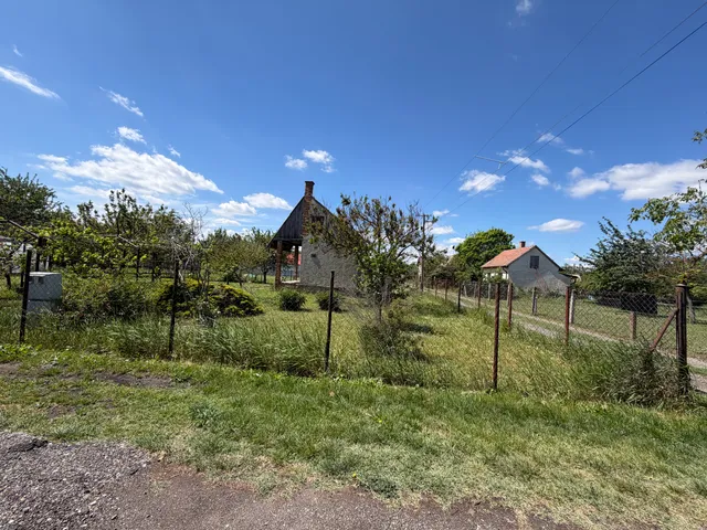 Eladó telek Szeged, Baktói kiskertek 810 nm