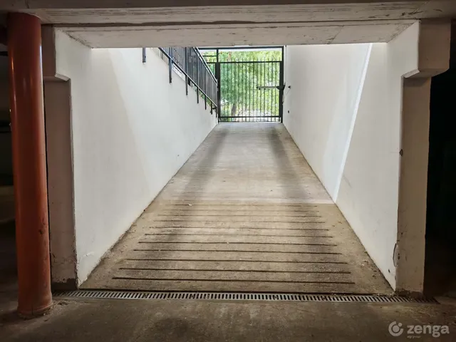 Eladó garázs Szeged, Alsóváros 10 nm