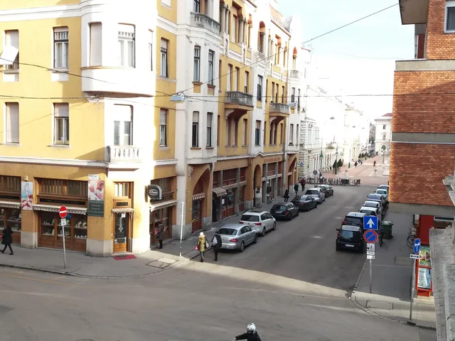 Eladó lakás Szeged, Belváros 98 nm