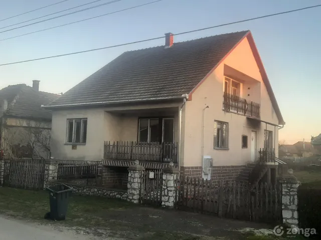 Eladó ház Kál 180 nm