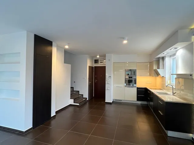 Kiadó lakás Budapest III. kerület 95 nm