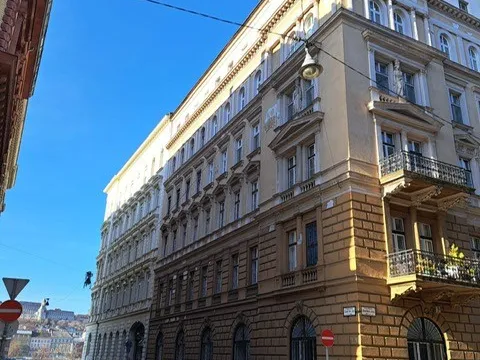 Kiadó lakás Budapest V. kerület, Akadémia utca 58 nm