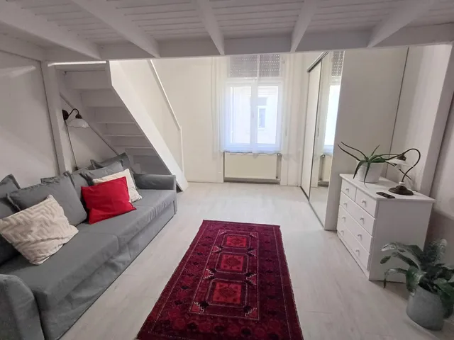 Kiadó lakás Budapest V. kerület, Október 6.-a utca 35 nm